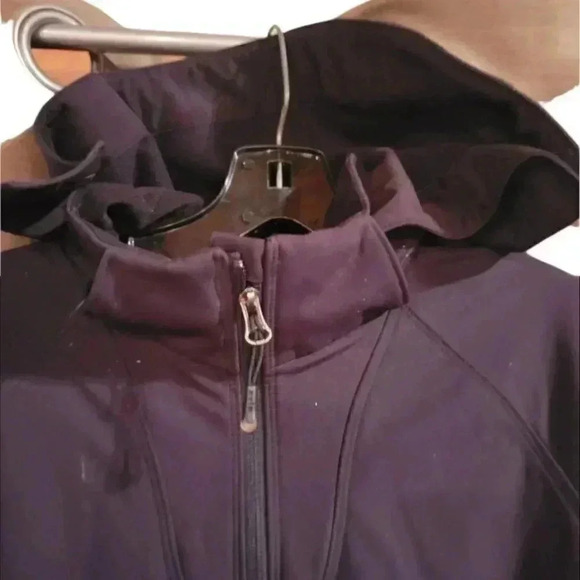 Avia Full Zip Wind and  Water Resistant Jacket with hood - Picture 5 of 9